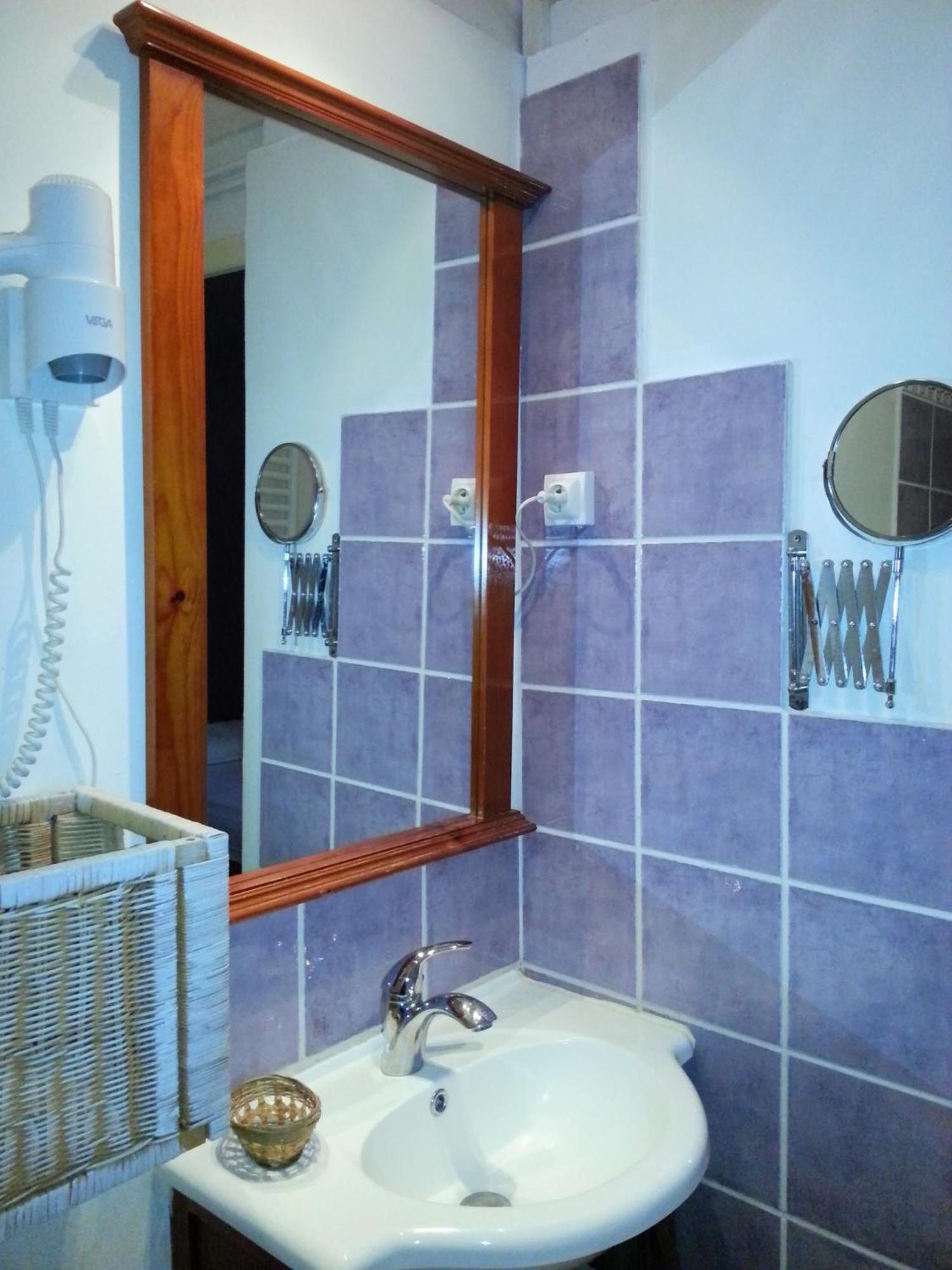 Auberge Cocagne Aveze  Room photo