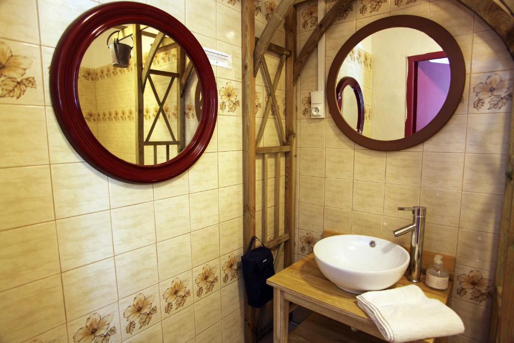Auberge Cocagne Aveze  Room photo